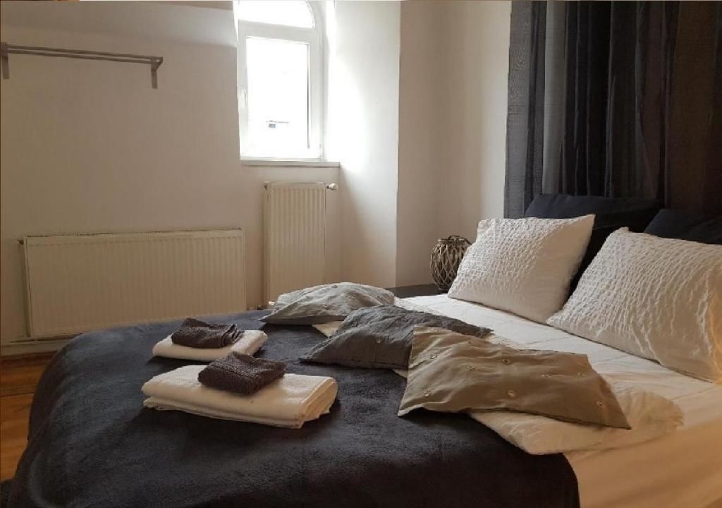 Гостевой дом Contemporary Apartment Бухарест-39