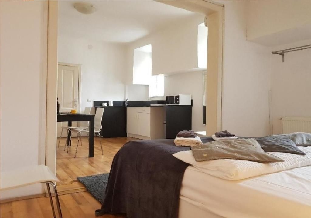 Гостевой дом Contemporary Apartment Бухарест-42