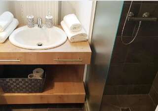 Гостевой дом Contemporary Apartment Бухарест Двухместный номер Делюкс с 1 кроватью-32