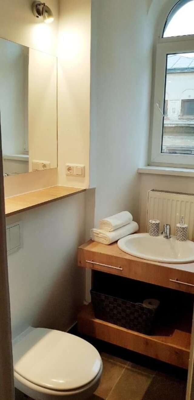 Гостевой дом Contemporary Apartment Бухарест-19