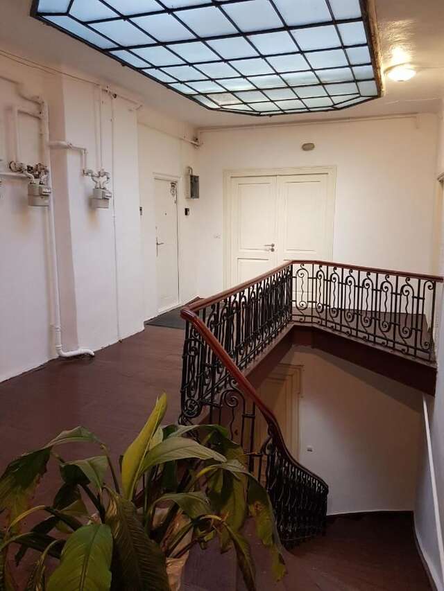 Гостевой дом Contemporary Apartment Бухарест-9